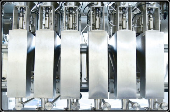 1-4L 21 Bpm Pieniąca się maszyna do napełniania płynów Półautomatyczna maszyna do napełniania butelek 2,0 kW