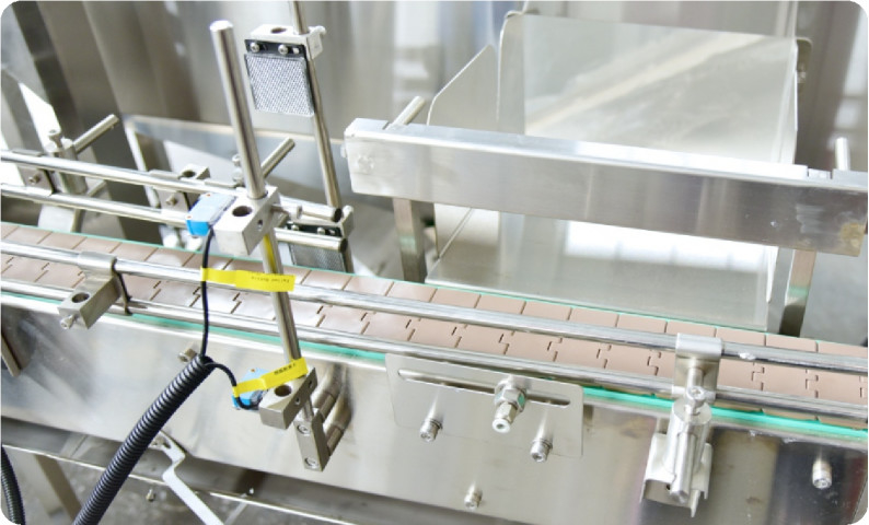 Robotyczna maszyna do odkręcania butelek LP-200E Szybki przełącznik wielkości butelek 50-1000 ml