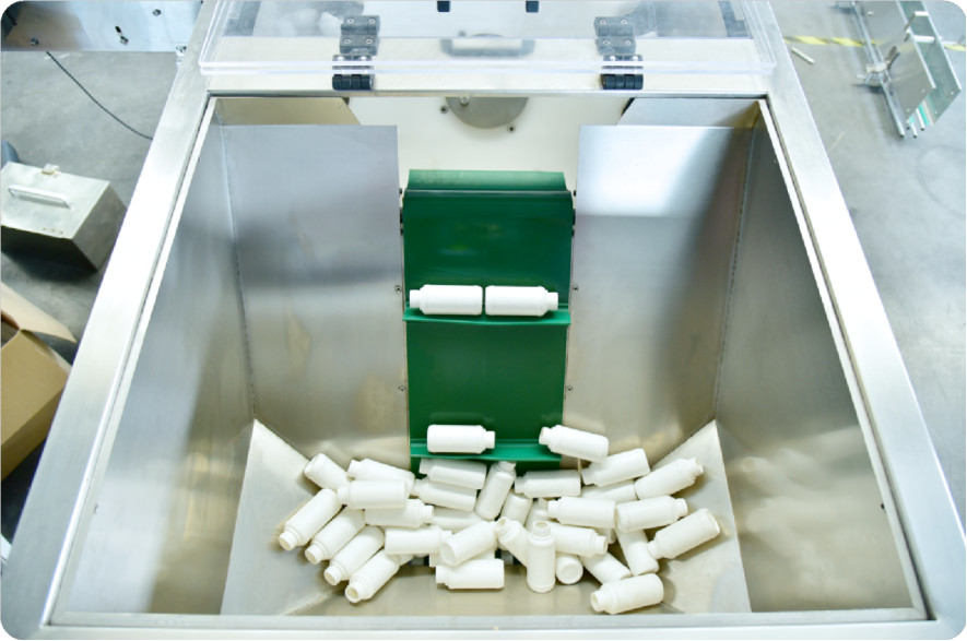 Robotyczna maszyna do odkręcania butelek LP-120 Szybki przełącznik rozmiaru butelek 20-100 ml dla linii wypełniania butelek 20ml-100ml