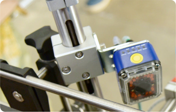 Automatyczna maszyna do napełniania płynów chemicznych z wielokrotną dyszą napełniania i automatyczną metodą napełniania, nadającą się do zastosowań przemysłowych